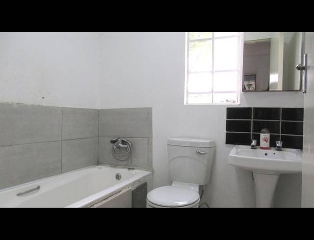 1 BEDROOM APARTMENT FOR SALE IN SHARONLEA